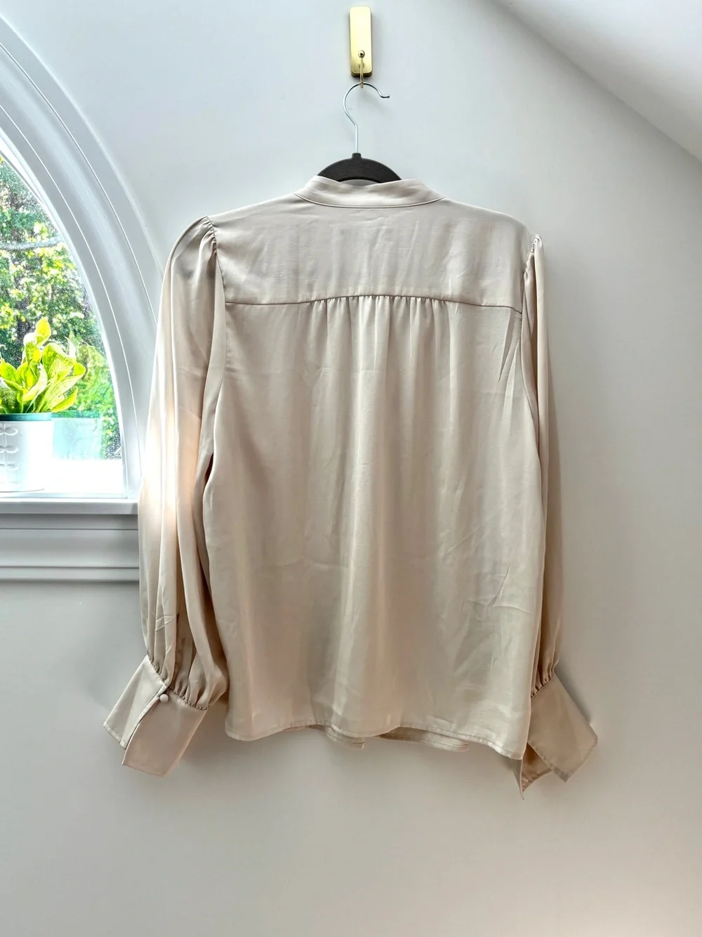 Banana Republic Ivory Silk Feel Popover Blouse Poet Sleeve Large L Boho Romantic